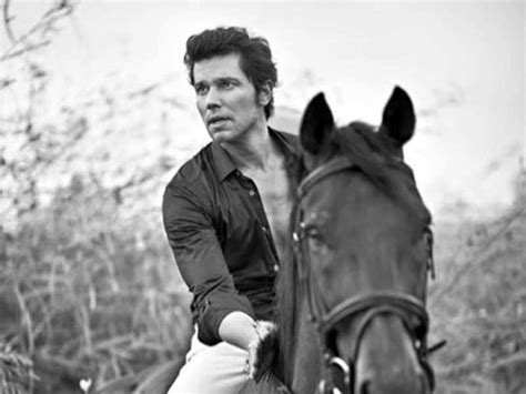 A movie named 'saand ki aankh' based on her life was released recently. Randeep Hooda gets a special appreciation from Dadi ...