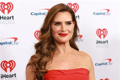 Brooke Shields And Daughters Don Holiday Outfits In Rare Appearance