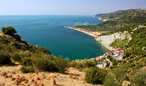 And, in fact, with its 170 km of coastline, where for knowing it fully you must enter into heart of the gargano national park where the diversity of. 🌍 Voyage Italie : Pouilles : le massif du gargano ...
