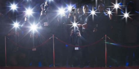 Download Paparazzi Red Carpet Wallpaper