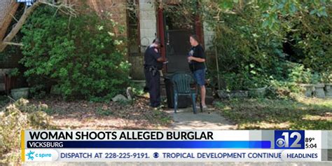 Woman Catches Burglar In Her Home Holds Him At Gunpoint While Waiting For Police When He Makes