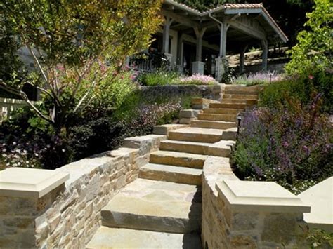 The result is the perfect mix of greenery and stone architecture. Flagstone Step Designs - Landscaping Network