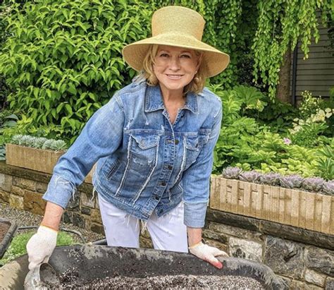 Martha Stewart Has Mastered The Art Of The Thirst Trap