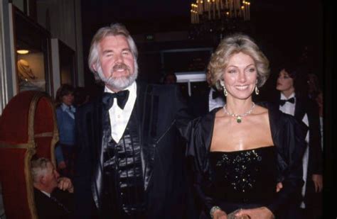 10, 2020, williamson announced that she is suspending her campaign. Kenny Rogers and his wife Marianne Gordon attend an event in circa... in 2020 | Music photo ...