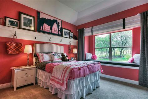 From furniture to theme to wall decor and more, we've got the ideas and inspiration to get you designing the ultimate girls room. Western Girls Room | Cowgirl room, Tween girl bedroom ...