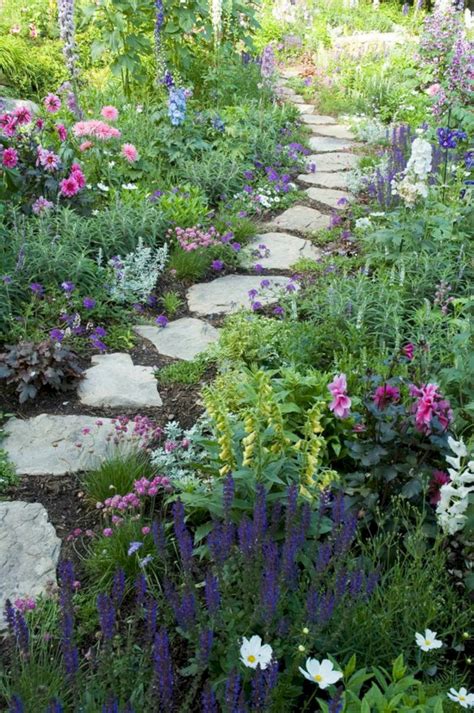 The next garden idea will be ideal for those of you who like to keep memories. Affordable Beautiful Garden Path For Your Garden 42 ...