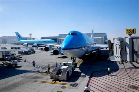 Unlike the jets that succeed her, klm's 747 features wide, plush economy seats in a well laid out cabin. KLM Economy Antwerpen - Amsterdam - Los Angeles for half ...