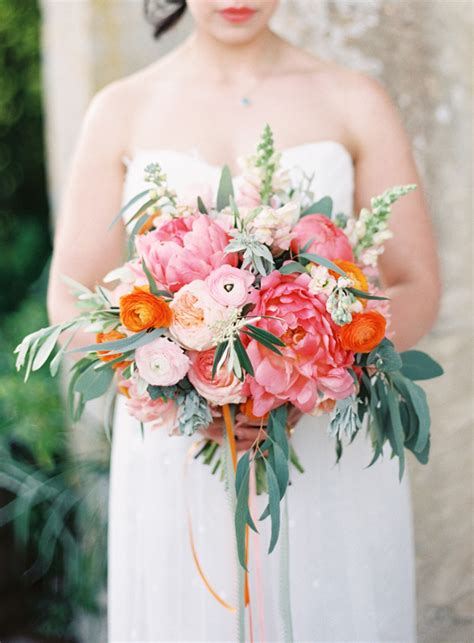Get color ideas from our spring wedding bouquets, cakes. Spring garden wedding ideas | English garden | 100 Layer Cake