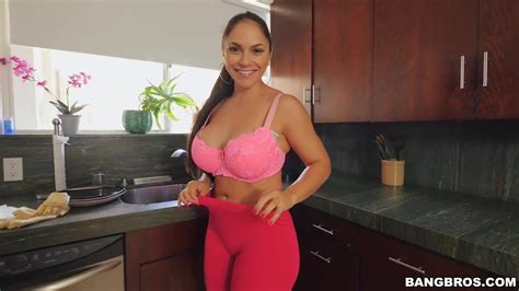 Marta La Croft Hot Latina Maid Gargles On Huge Cock By Bangbros