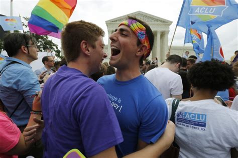 News Wrap Supreme Court Rules In Favor Of Gay Marriage Pbs Newshour