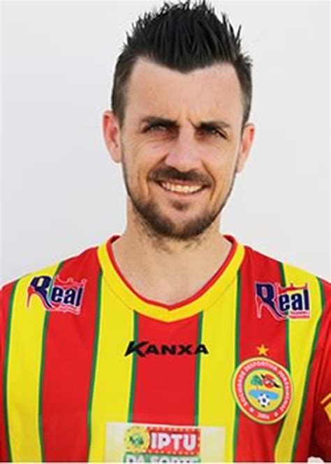 1 juazeirense v unirb fc 7. Meio-campo do Juazeirense passa mal durante treinamento e ...