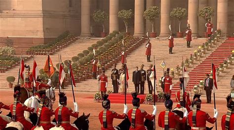 Republic Day 2024 President Droupadi Murmu Unfurls Tricolour Takes