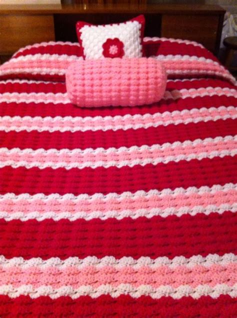 Crocheted Fullqueen Size Bedspread With 2 Throw Pillows Bedspread Is