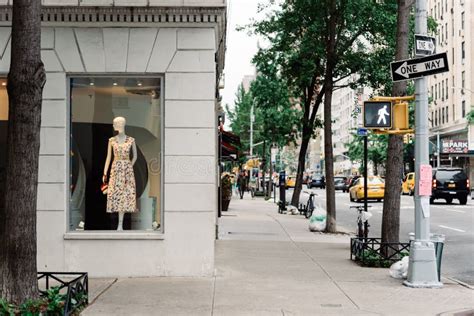 Luxury Shop In Upper East Side Of Manhattan Editorial Stock Photo