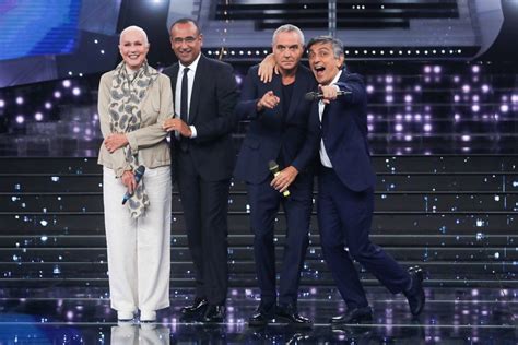 Loretta goggi è considerata una delle icone del piccolo schermo. Loretta Goggi festeggia 70 anni tra tv, musica e cinema ...