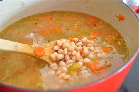 What to eat with navy bean soup? Smoked Turkey Navy Bean Soup | Recipe | Bean soup recipes ...