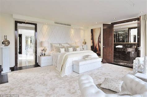 Of all of your home's spaces, the bedroom is perhaps the most sacred. Knightsbridge penthouse will set you back £60,000 a WEEK ...