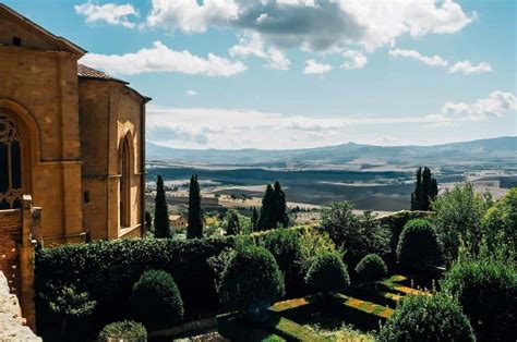 Pienza Tuscany One Of Italys Prettiest Hilltop Towns
