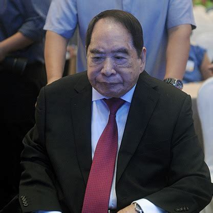 Henry sy was born in amoy, republic of china, on october 15, 1924, but his current residence is manila, philippines. Henry Sy & family