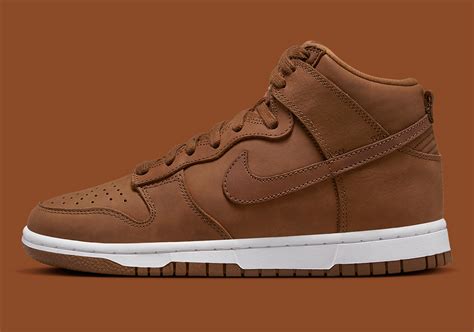 Nike Dunk High Premium Brown Suede Dx2044 200