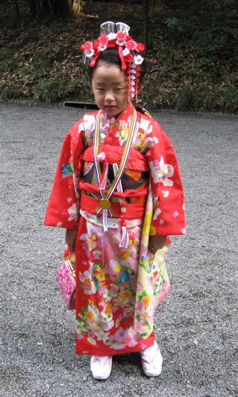 Japanese Clothing | japanese clothing | Young japanese girls, Japanese outfits, Beautiful kimonos