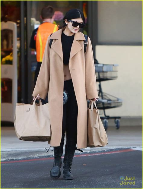 Full Sized Photo Of Kylie Jenner Bares Her Midriff For Some Grocery