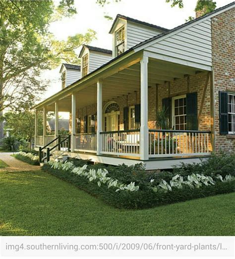 Simply Southern — Southern Living Front Yard Plants Farmhouse
