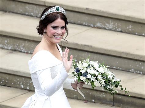 Eugenie von york trägt ein brautkleid von peter pilotto. Hochzeitskleid von Prinzessin Eugenie von Austro-Designer ...