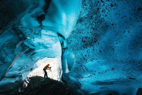 12 Incredible Photos Of An Icelandic Glacier That Will Make You Want To