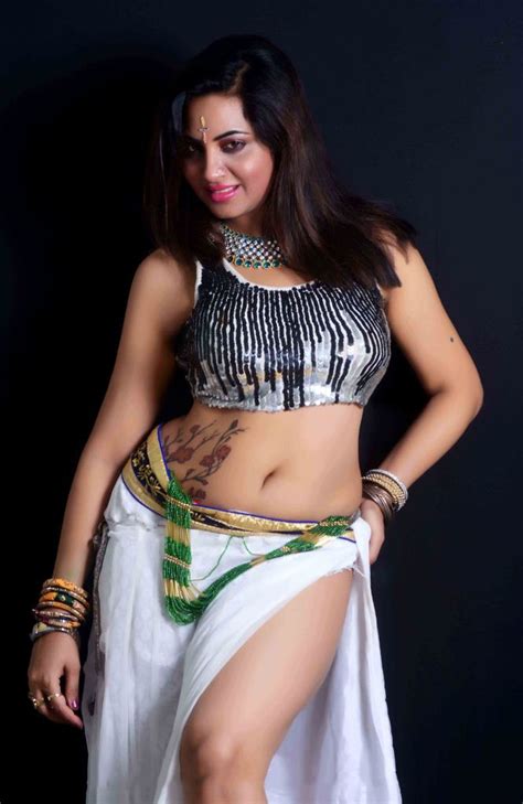 Arshi Khan Bold Look In Hot Skirt Actress Spotted