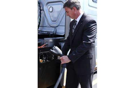 Penske Opens Ev Charging Stations For Electric Trucks In The Us