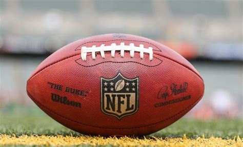 The regular season started with the nfl kickoff game on september 10. NFL & College Football 2020 Season Status: Start Dates ...