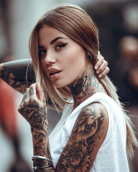 Inked Girl Zoe Cristofoli Tattoo Tatuajes Tradicionales Mujeres Tatuadas Y Chicas Tatuadas