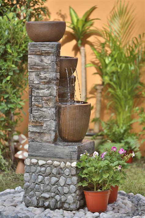 Descubre nuestras fuentes de agua sin botella. Remodelar por completo tu jardín es mucho más fácil con ...