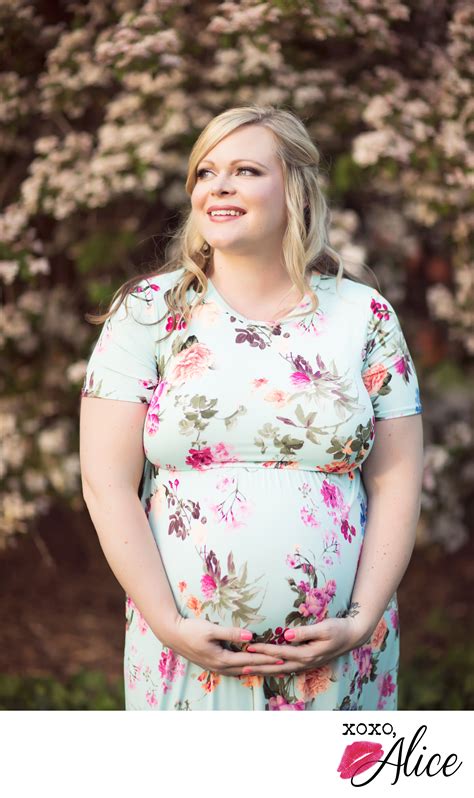 pretty mother to be florals photography tower grove st louis maternity and pregnancy photos