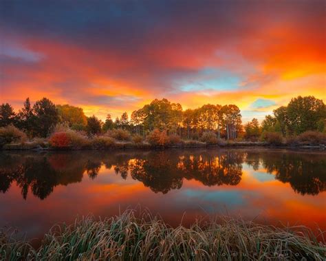 Autumn Sky Sunrise On The Deschutes River The Main Tributary Of The