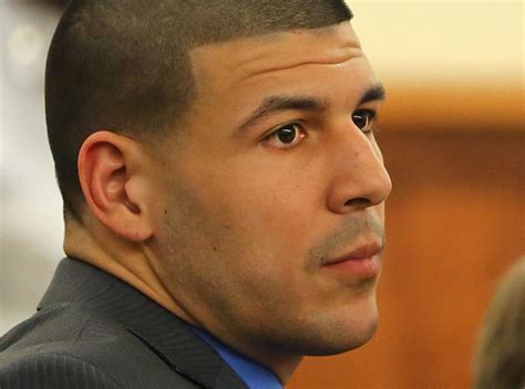 Report Aaron Hernandez Left A Note For His Gay Lover In Prison 939 Wkys