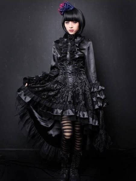 Gothic Dresses Several Ways To Customersize Your Gothic Look