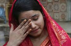 pakistani girls pakistan brides trafficked bambine spose pakistaanse vendute abusate verkocht vrouwen mahek narrates cries liaqat ordeal investigation finds minstens