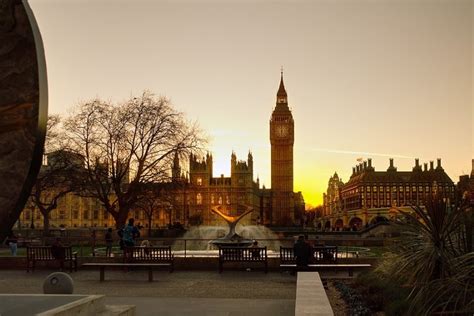 The united kingdom is a country in europe. 10 Best Cities in UK to Visit | Major Cities in UK