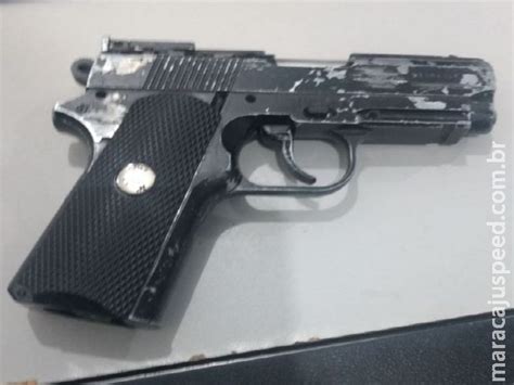 O simulacro de arma de fogo permaneceu apreendido e encaminhado para exame. Maracaju: Polícia Militar prende homem com simulacro de ...