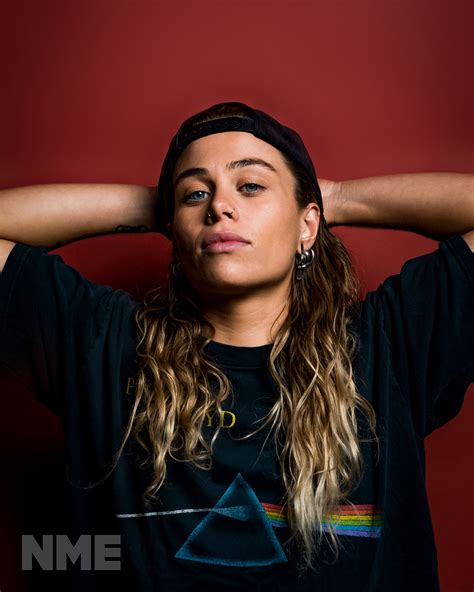 Tash sultana is an explosive global producer and artist who has commanded attention world wide since homemade videos went viral on youtube. On The Cover - Tash Sultana: "I have always had a plan ...
