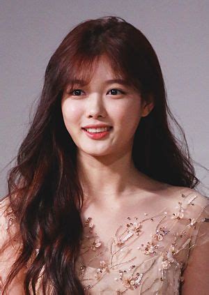 Kim Yoo Jung Biography Age Height Husband Net Worth Family