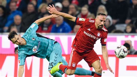 Alle termine und übertragungszeiten im überblick. SC Freiburg - FC Bayern München: Bundesliga heute live im ...