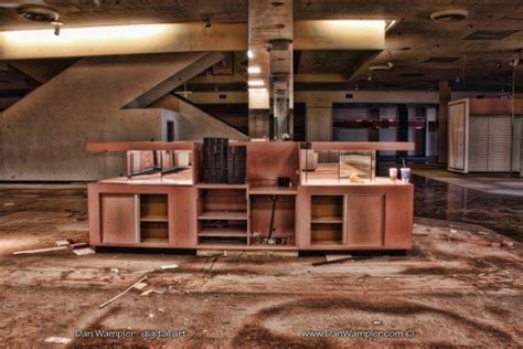 Crestwood Court Post Apocalyptic Portraits Of The Abandoned Mall Photos