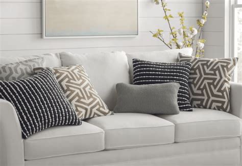 Nice Living Room Design With Decorative Pillows Cushion Throw Pillows