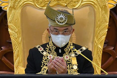 English > mandarin > cantonese (wrote in chinese i believe it's the most expensive fish in malaysia. Is Malaysia's king taking sides in the current political ...
