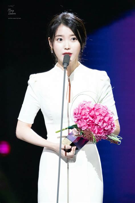 Iu works as a singer and actress in south korea. IU's Stylist Gets Praised For Choosing Wonderful Outfits ...