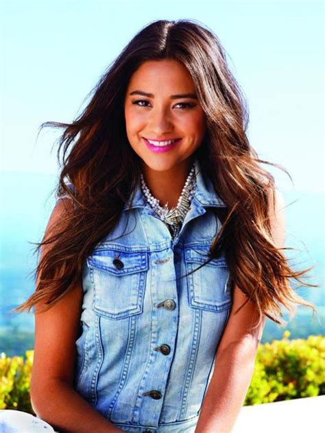 Shay Mitchell Inspirational Quotes Shay Mitchell Body Acceptance