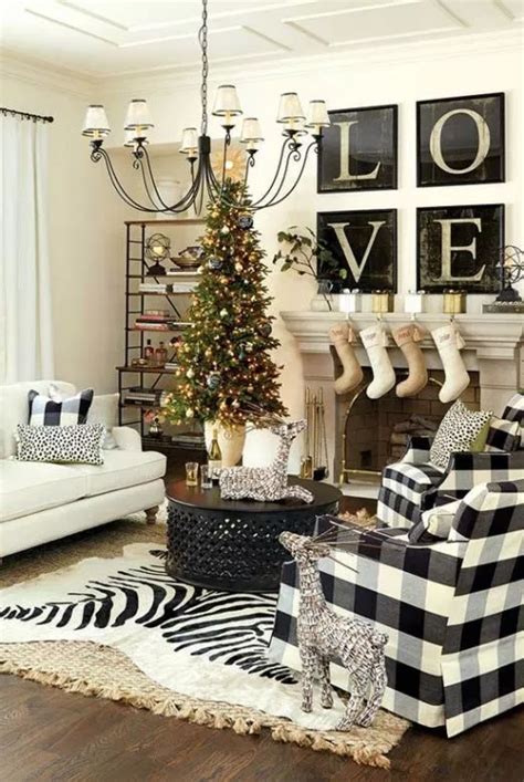 35 Inspiring Living Room Decorating Ideas For New Year Christmas